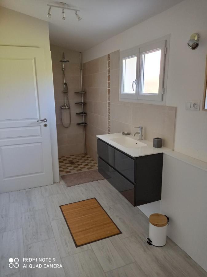 Agreable Appartement Au Calme Villeneuve (Alpes-de-Haute-Provence) Exterior foto