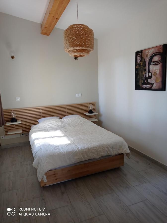 Agreable Appartement Au Calme Villeneuve (Alpes-de-Haute-Provence) Exterior foto