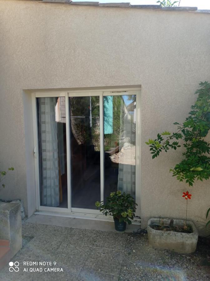 Agreable Appartement Au Calme Villeneuve (Alpes-de-Haute-Provence) Exterior foto